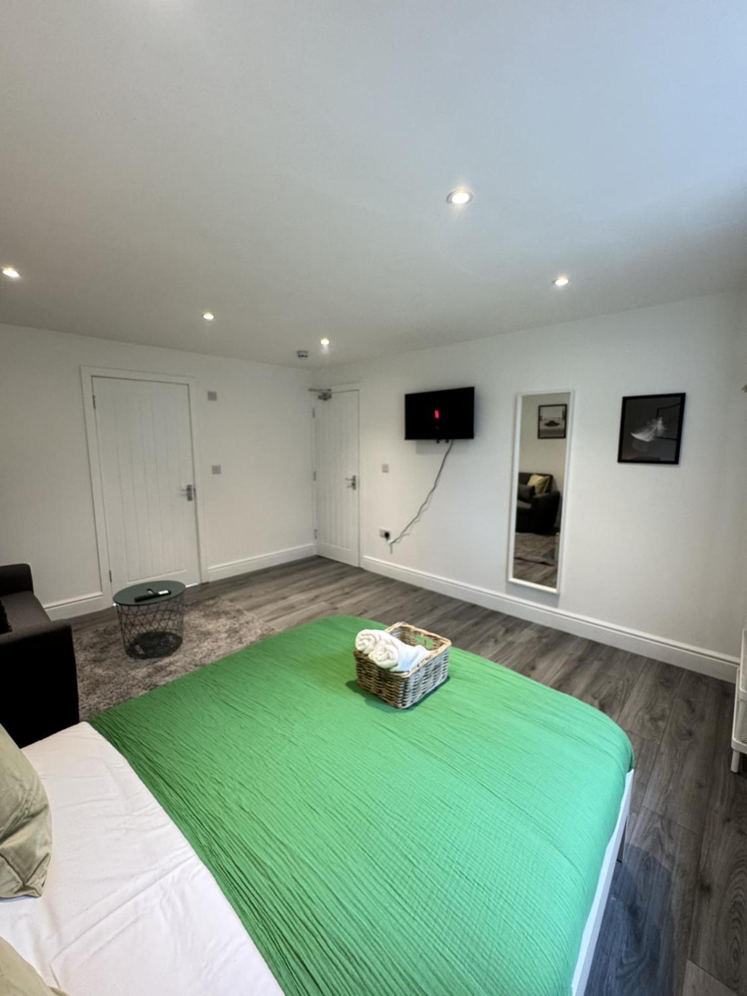 En-Suite Bedroom For Up To 4! Sofa Bed - Near Stratford London Eksteriør billede