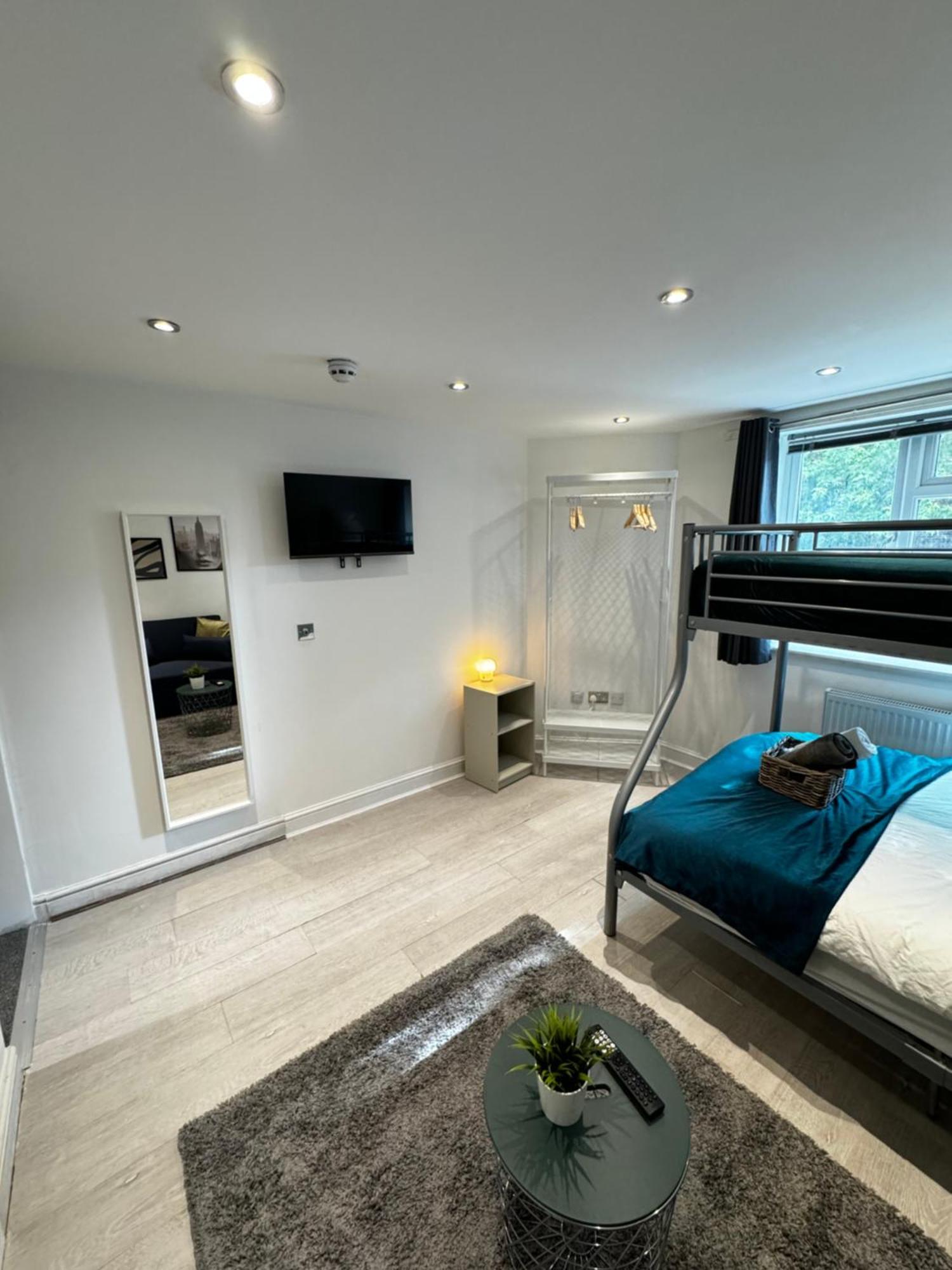 En-Suite Bedroom For Up To 4! Sofa Bed - Near Stratford London Eksteriør billede
